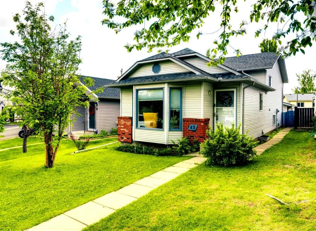 43 Covington Rise NE, Calgary — photo 2 of 32