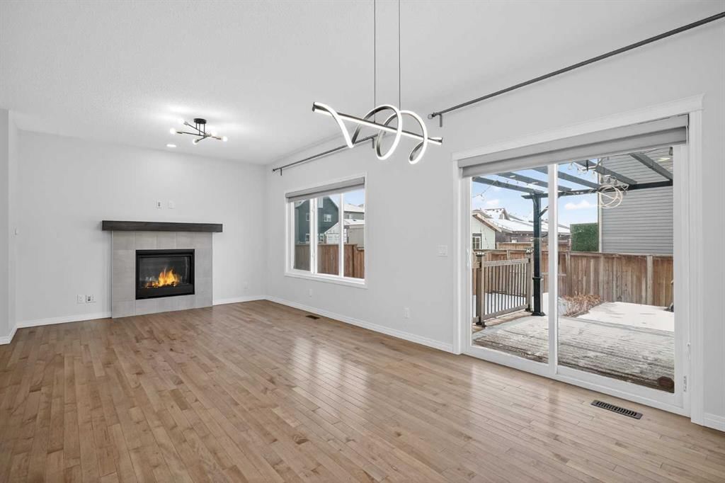 114 Walgrove Green SE, Calgary — photo 3 of 36