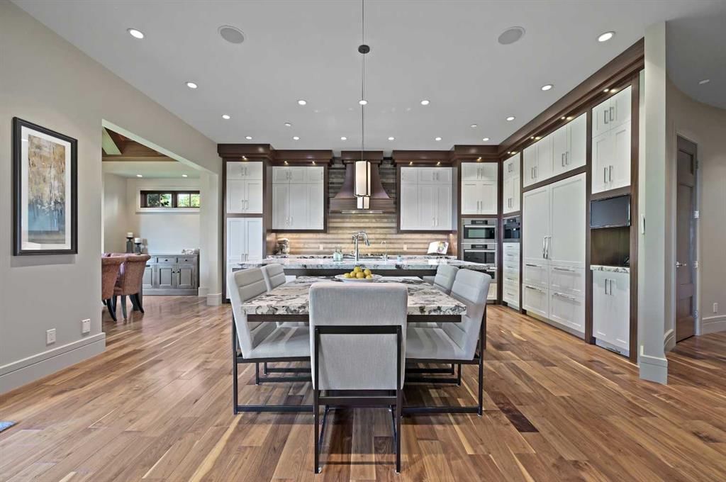 31 Spring Valley Heights SW, Calgary — photo 4 of 50