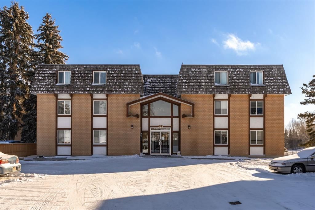 31, 528 Cedar Crescent SW, Calgary — photo 3 of 28