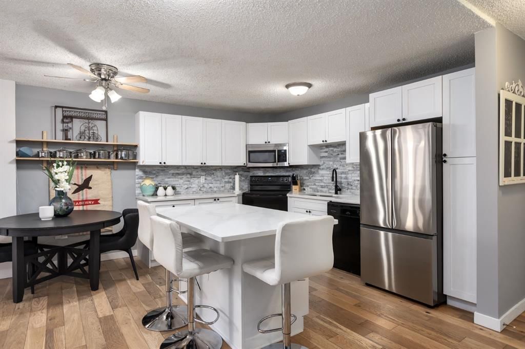 31, 528 Cedar Crescent SW, Calgary — photo 5 of 28