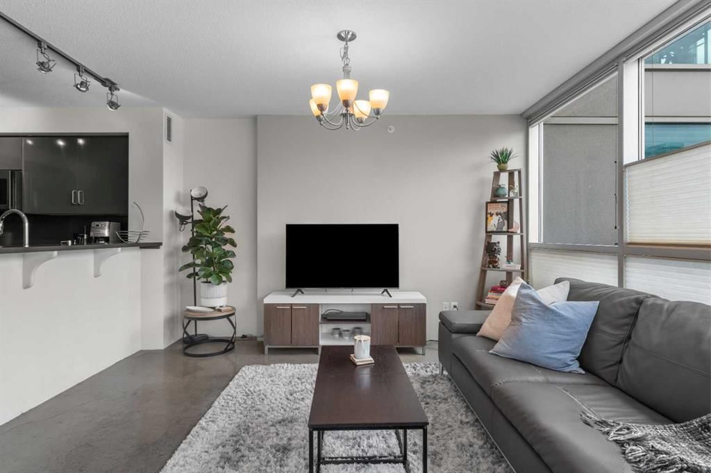 207, 188 15 Avenue SW, Calgary — photo 4 of 34