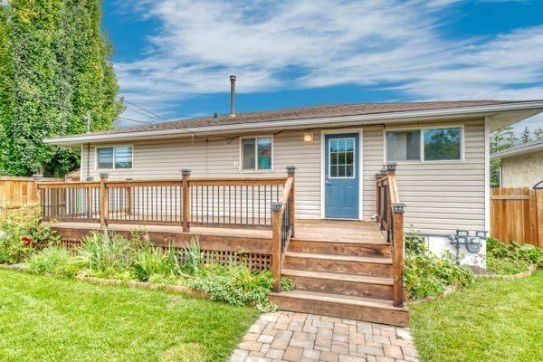 8319 Bowness Road, Calgary — photo 3 of 38
