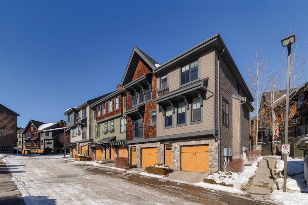 513 Ascot Circle SW, Calgary — main listing photo