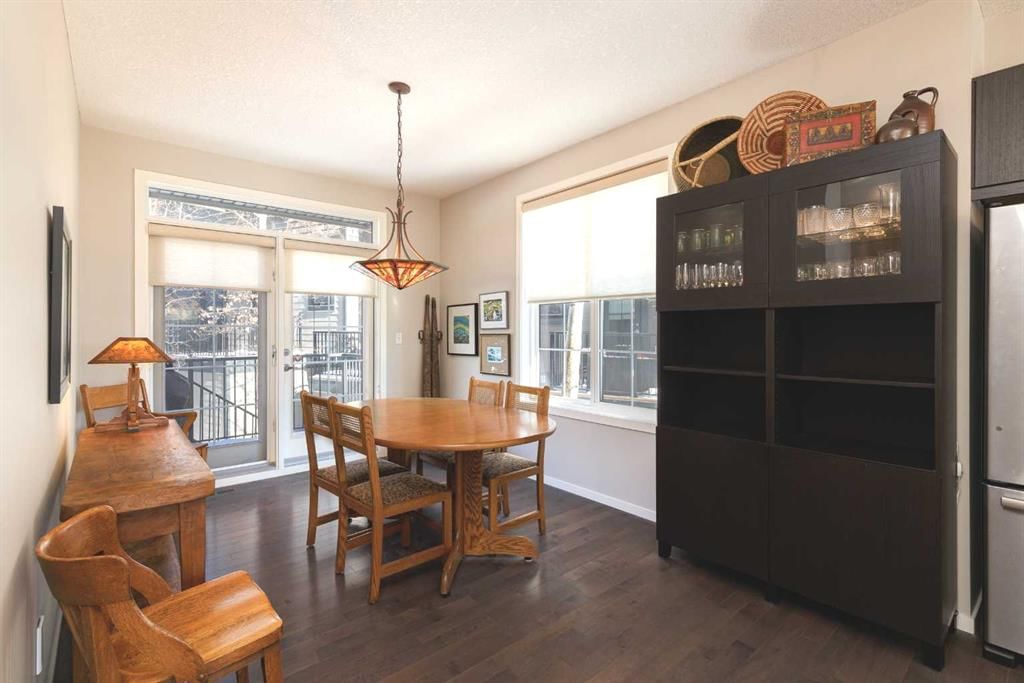 513 Ascot Circle SW, Calgary — photo 5 of 28