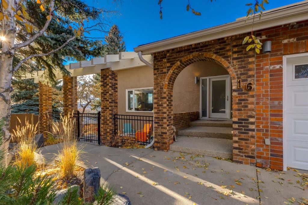 16 Silvercreek Place NW, Calgary — photo 4 of 50