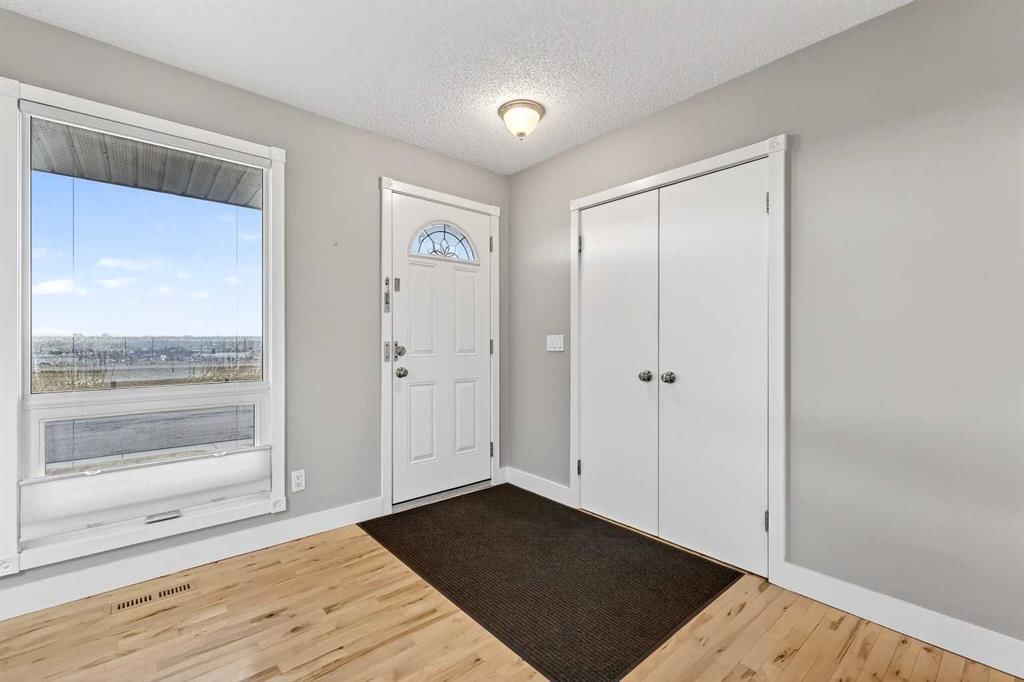 740 Lysander Drive SE, Calgary — photo 3 of 50