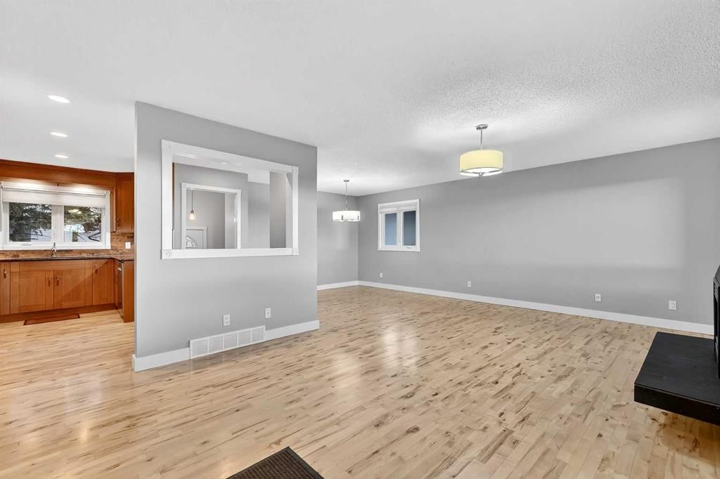 740 Lysander Drive SE, Calgary — photo 4 of 50