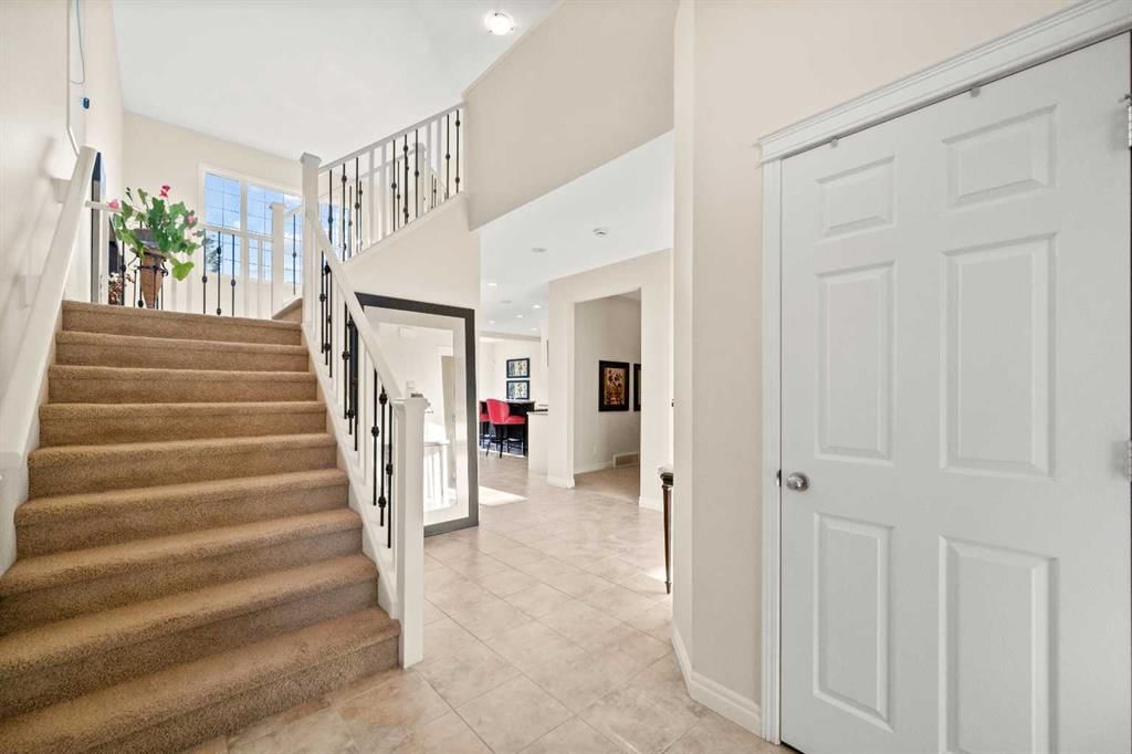 5 Cranarch Way SE, Calgary — photo 3 of 40