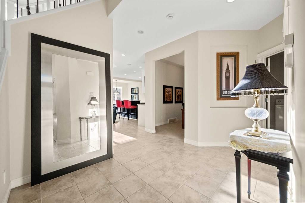 5 Cranarch Way SE, Calgary — photo 4 of 40