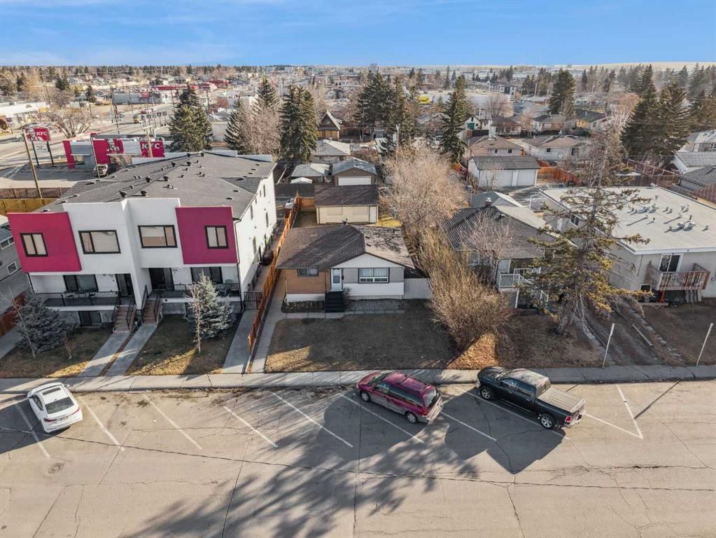 1816 42 Street SE, Calgary — photo 2 of 47