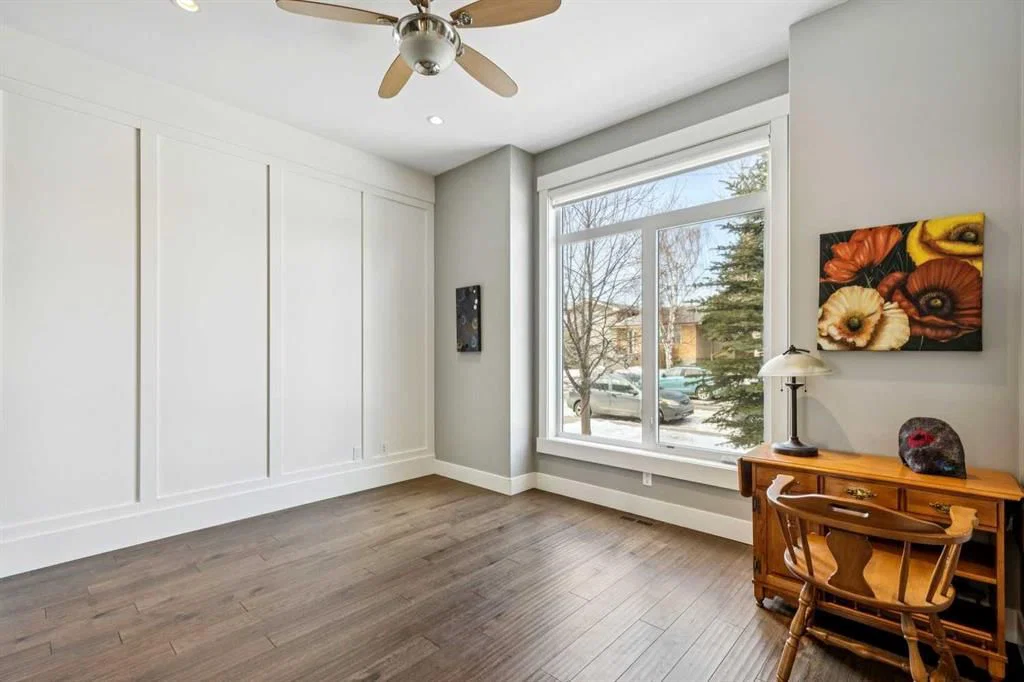 1131 19 Avenue NW, Calgary — photo 3 of 38