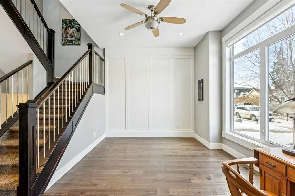 1131 19 Avenue NW, Calgary — photo 4 of 38