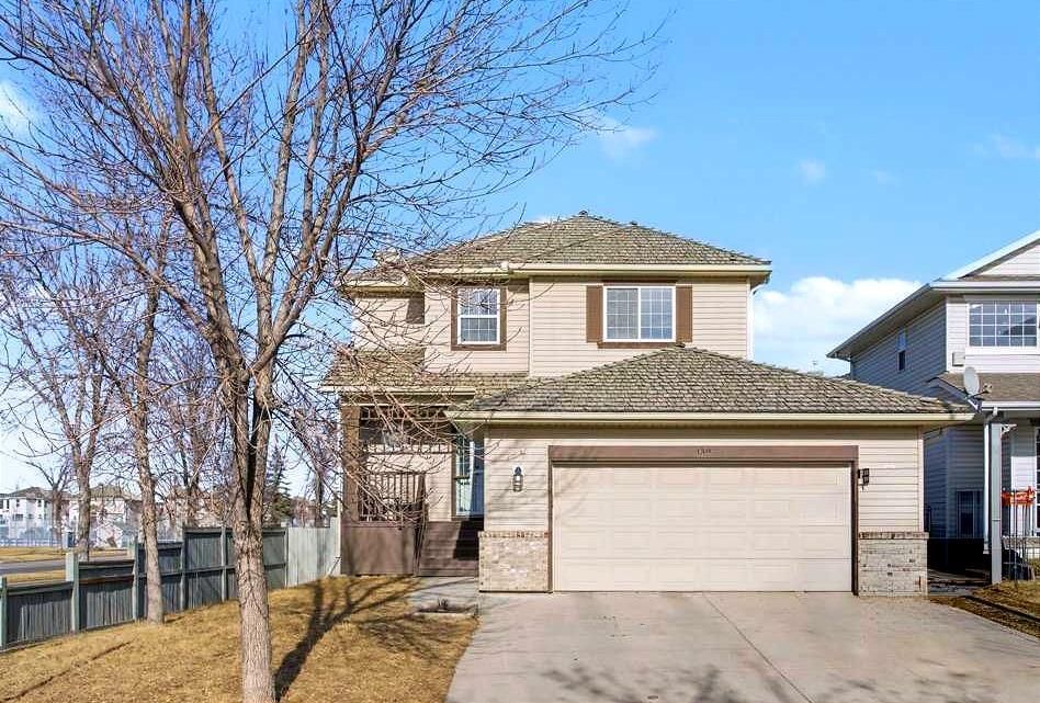 139 Douglas Glen Crescent SE, Calgary — main listing photo