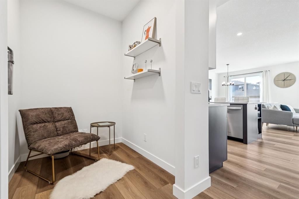 170 Creekstone Path SW, Calgary — photo 5 of 48