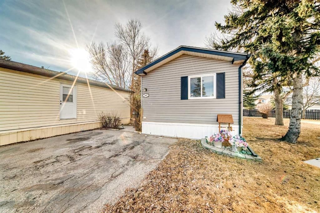 360 Burroughs Circle NE, Calgary — main listing photo