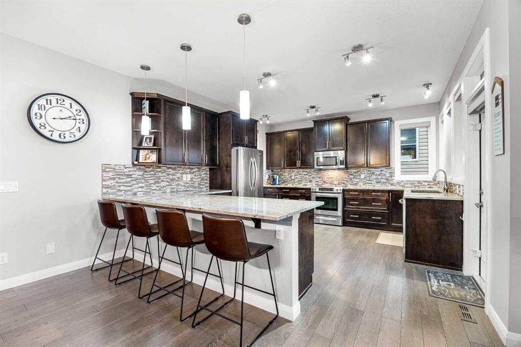 40 Evansfield Place NW, Calgary — photo 3 of 45