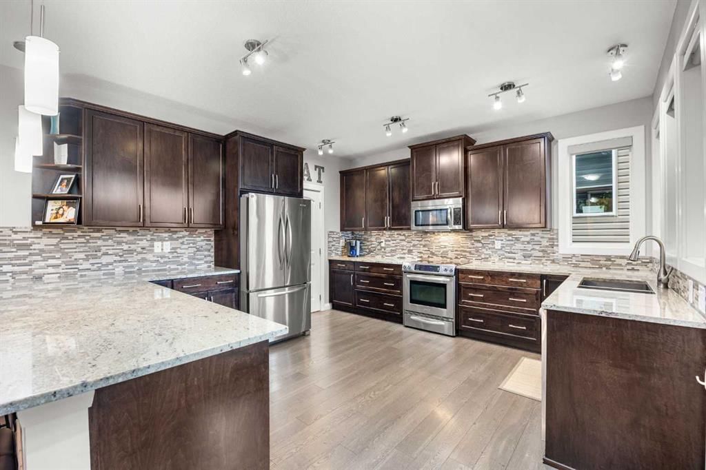 40 Evansfield Place NW, Calgary — photo 4 of 45
