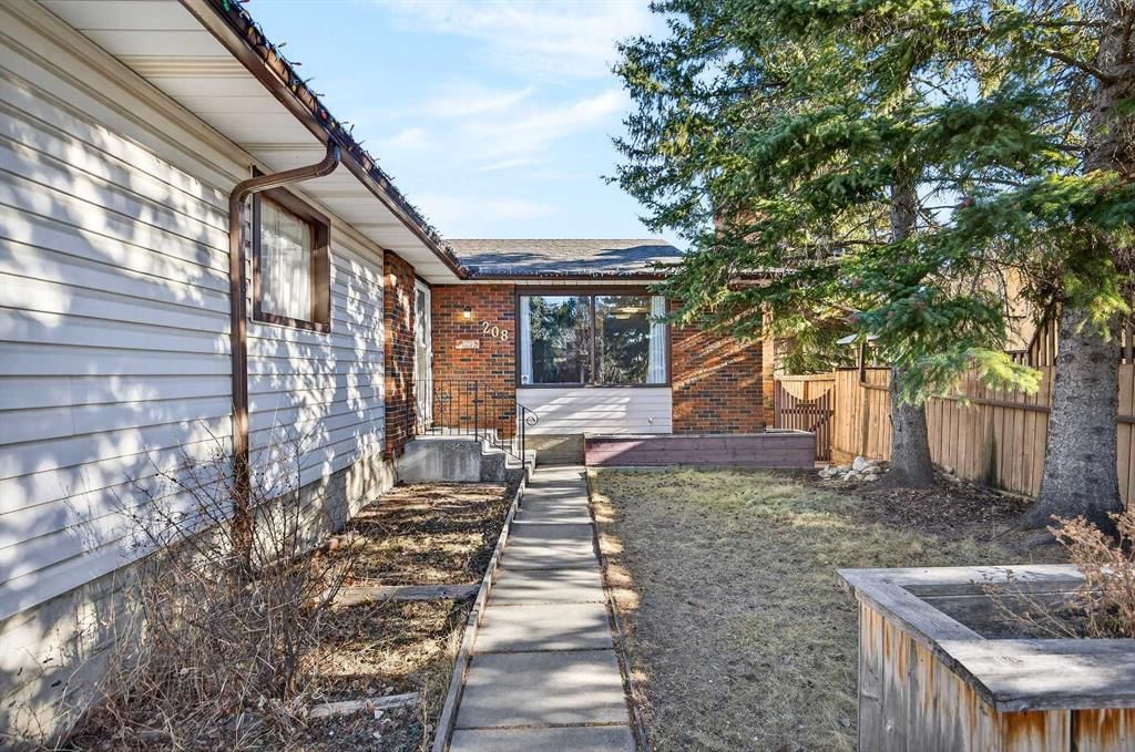 208 Silver Valley Rise NW, Calgary — photo 2 of 45