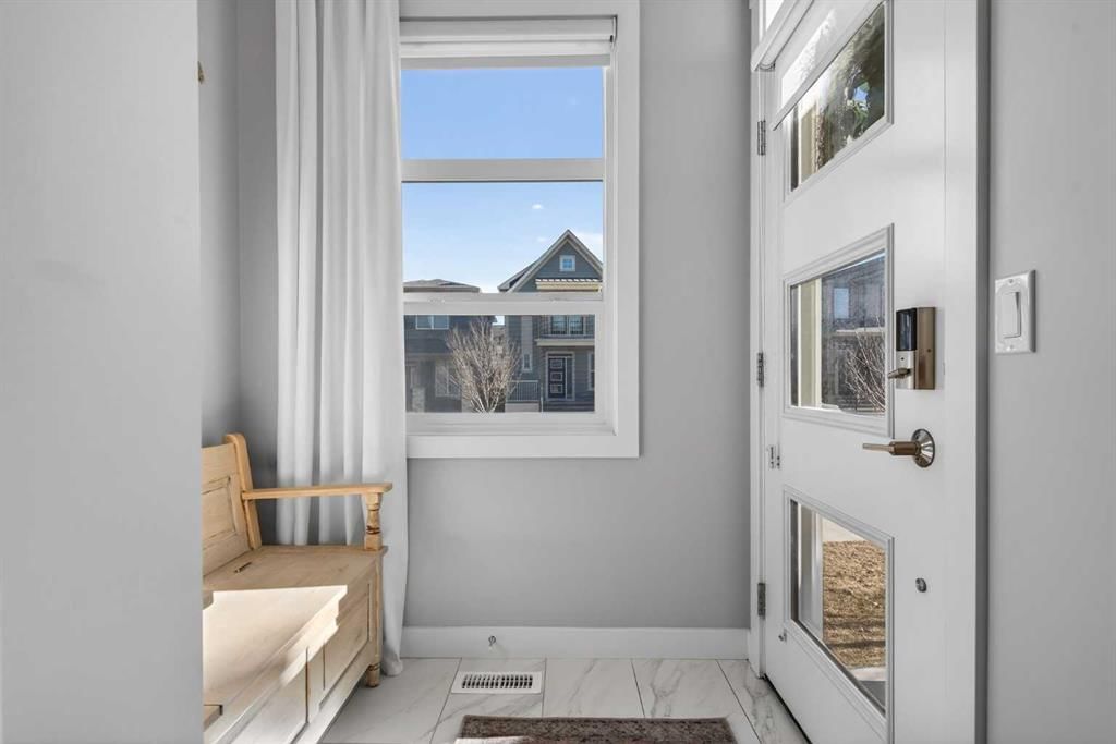 29 Howse Street NE, Calgary — photo 2 of 49