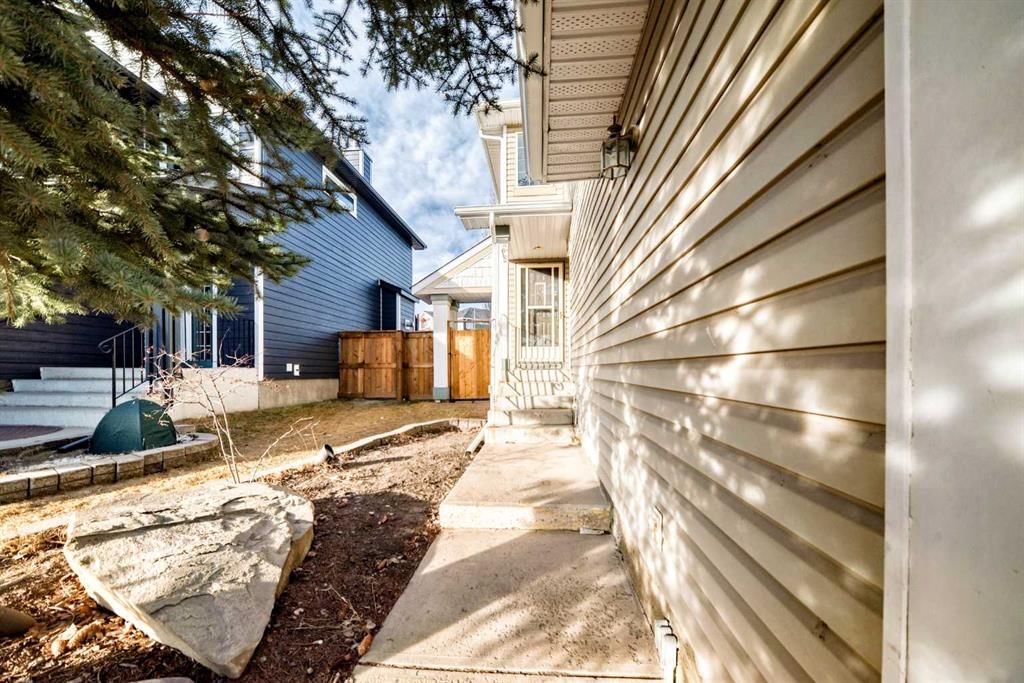 12774 Coventry Hills Way NE, Calgary — photo 3 of 45