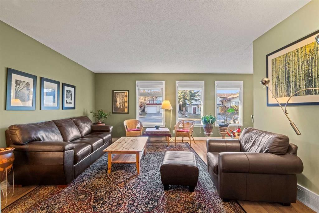 276 Macewan Glen Drive NW, Calgary — photo 4 of 40