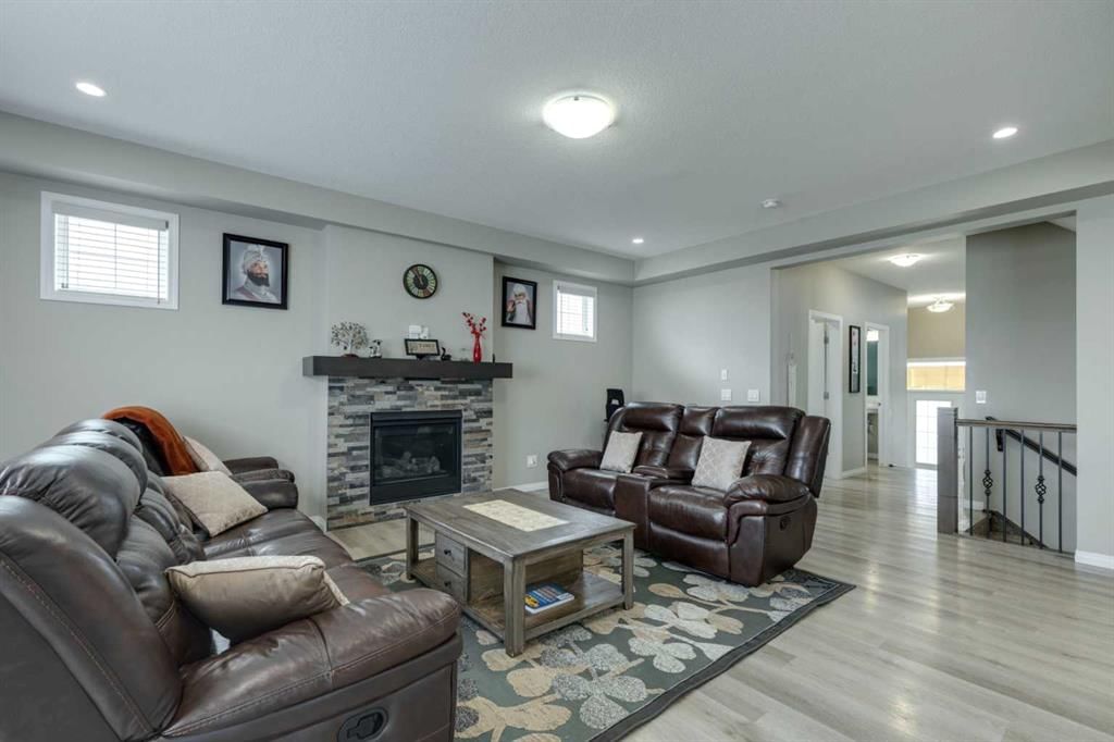 205 Cityside Park NE, Calgary — photo 4 of 36