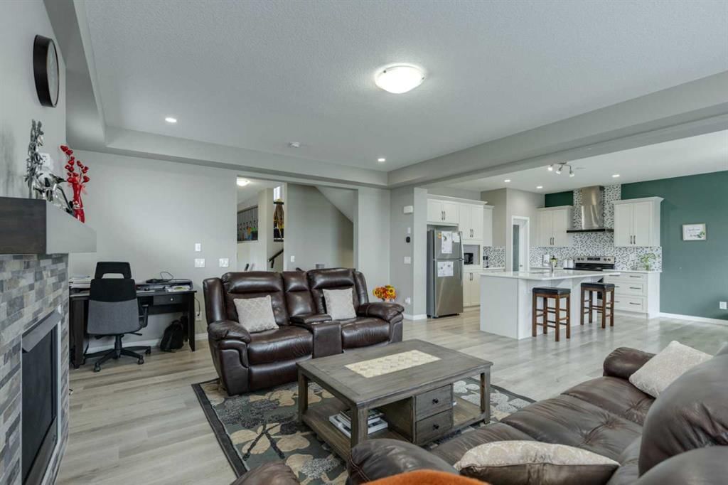 205 Cityside Park NE, Calgary — photo 5 of 36