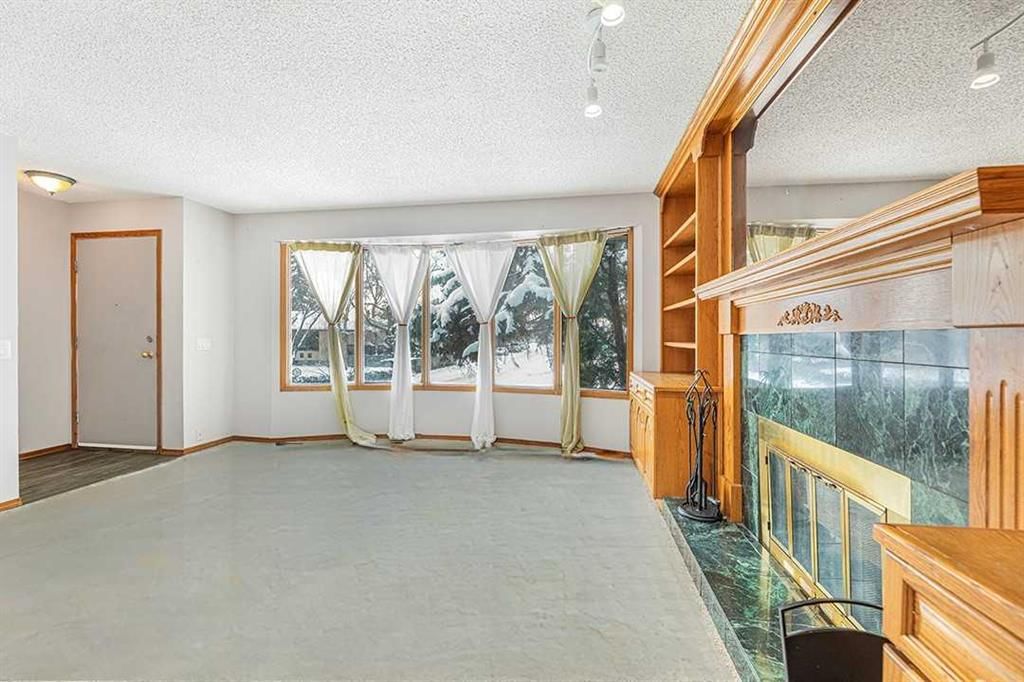 1852 Lynnover Road SE, Calgary — photo 3 of 39
