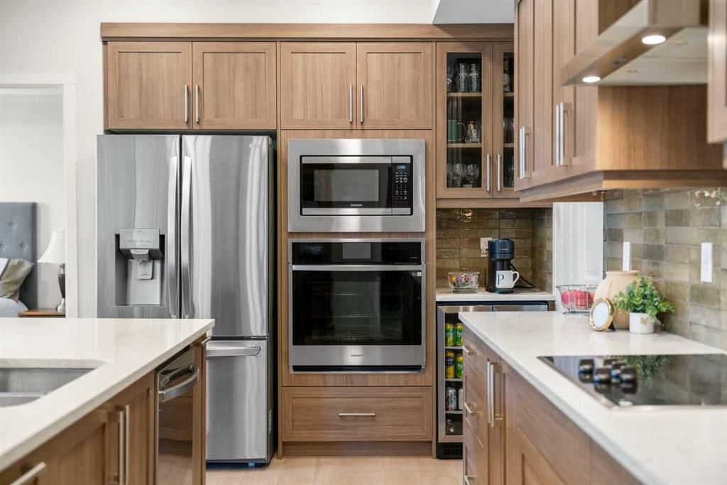 2208, 33 Carringham Gate NW, Calgary — main listing photo