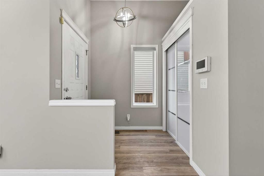 87 Saddlebrook Gardens NE, Calgary — photo 3 of 40