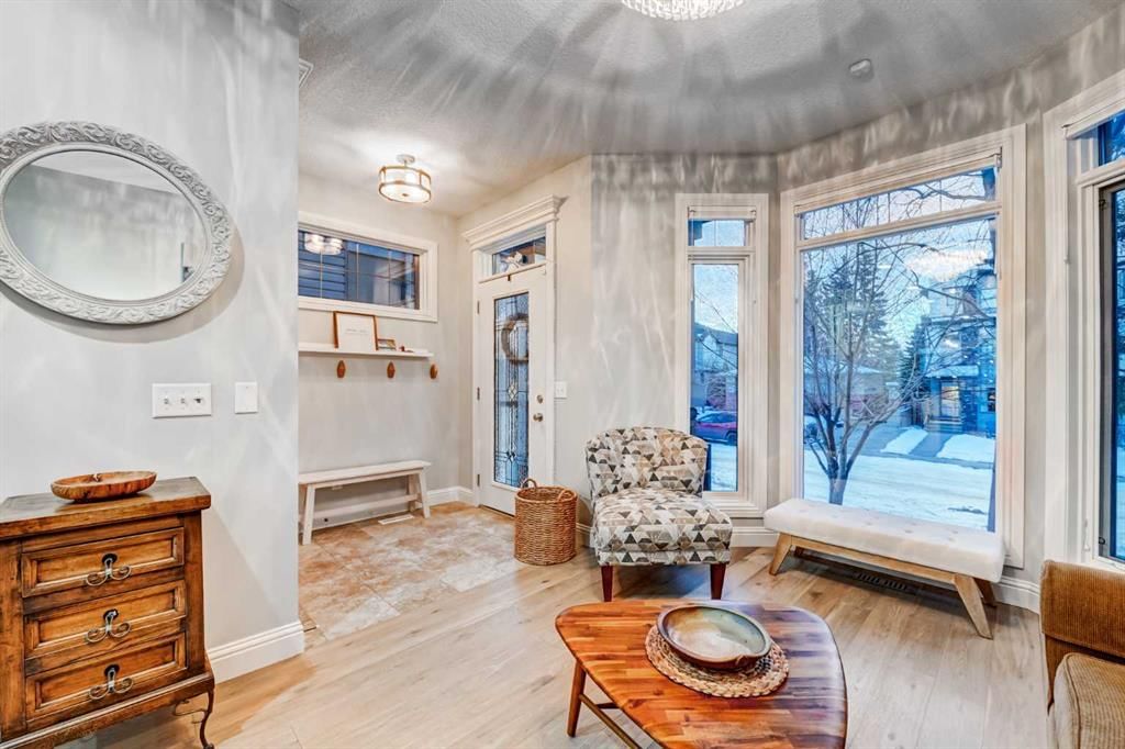 2037 47 Avenue SW, Calgary — photo 2 of 41