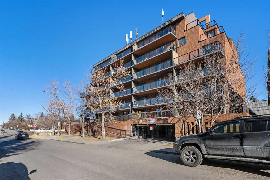 306, 1900 25A Street SW, Calgary — photo 4 of 31