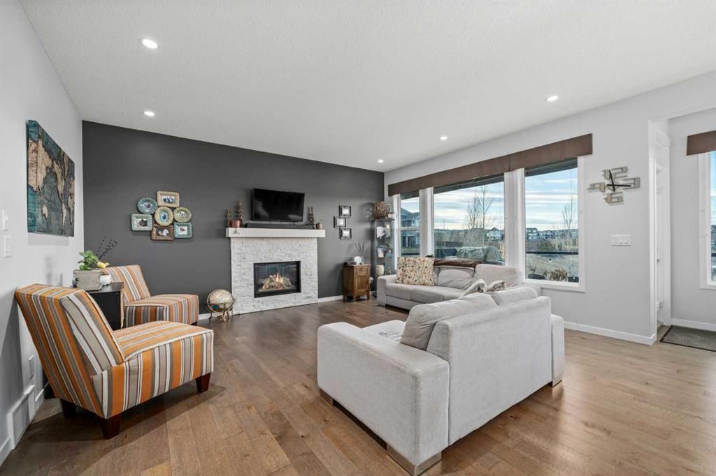71 Nolanfield Crescent NW, Calgary — photo 3 of 50