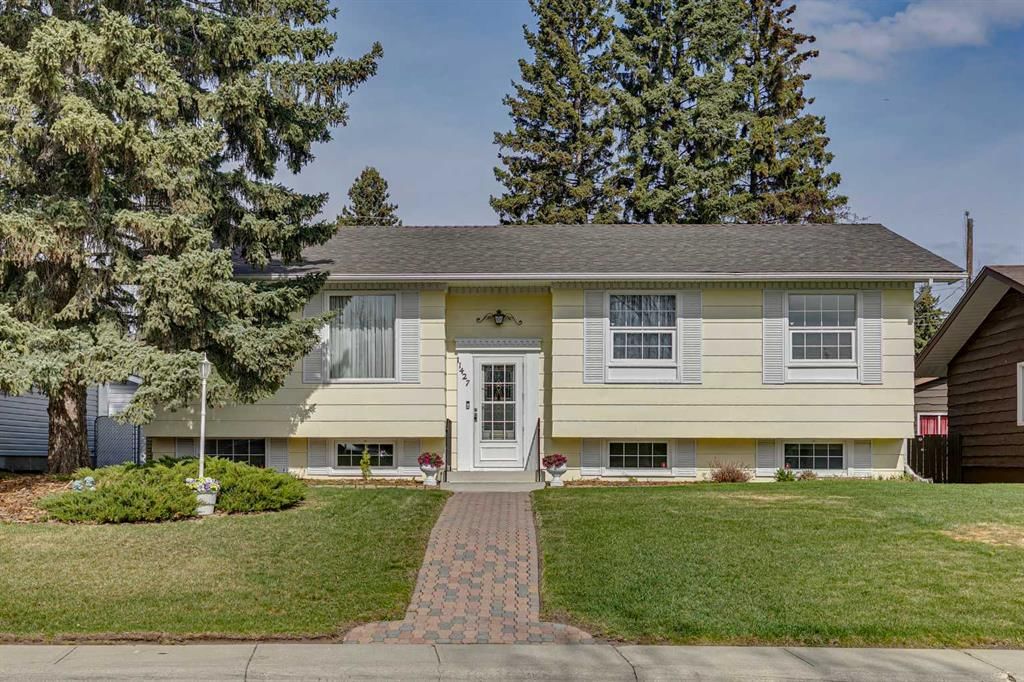 11427 Wilkes Road SE, Calgary — main listing photo