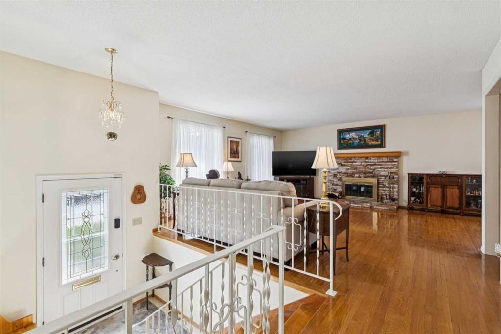 11427 Wilkes Road SE, Calgary — photo 2 of 50