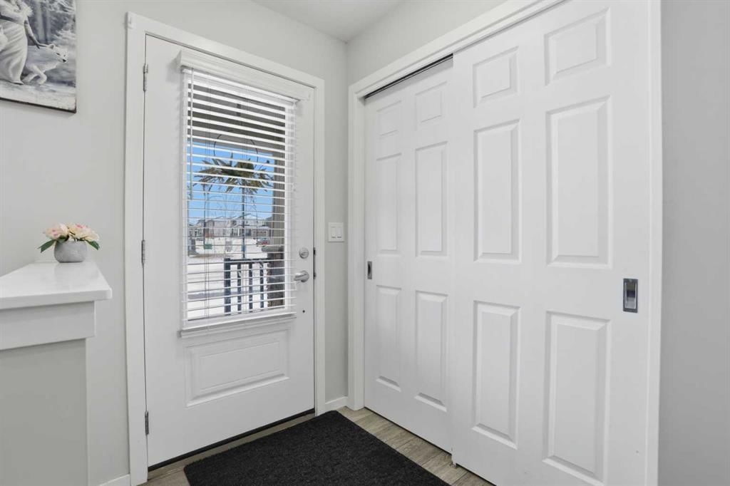 340 Yorkville Avenue SW, Calgary — photo 4 of 33