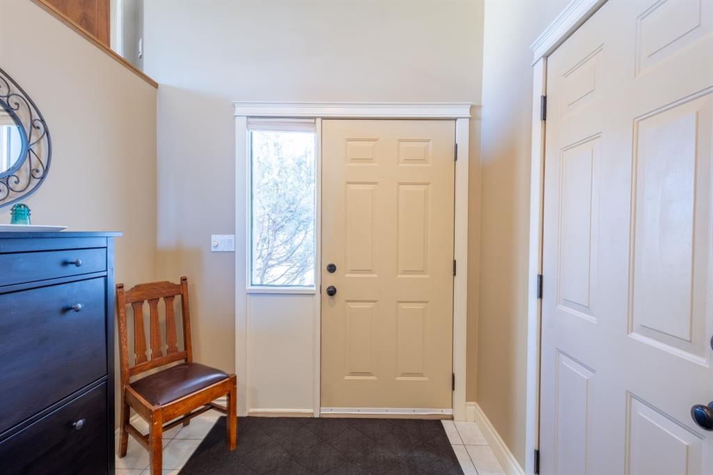 456 Hawkland Place NW, Calgary — photo 4 of 35