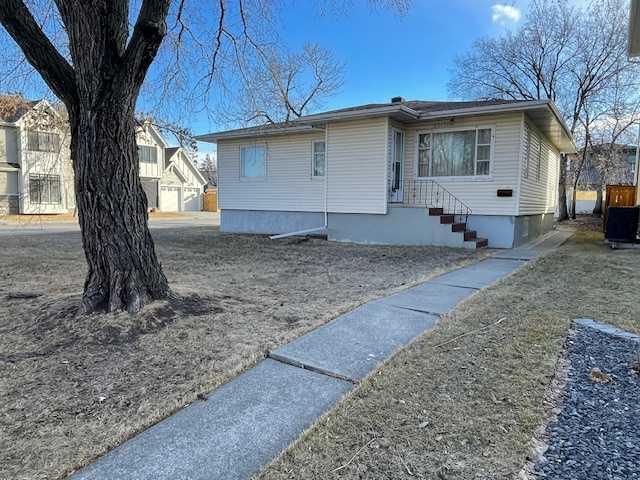 2603 4 Avenue NW, Calgary — main listing photo