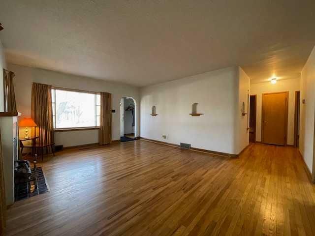 2603 4 Avenue NW, Calgary — photo 3 of 9