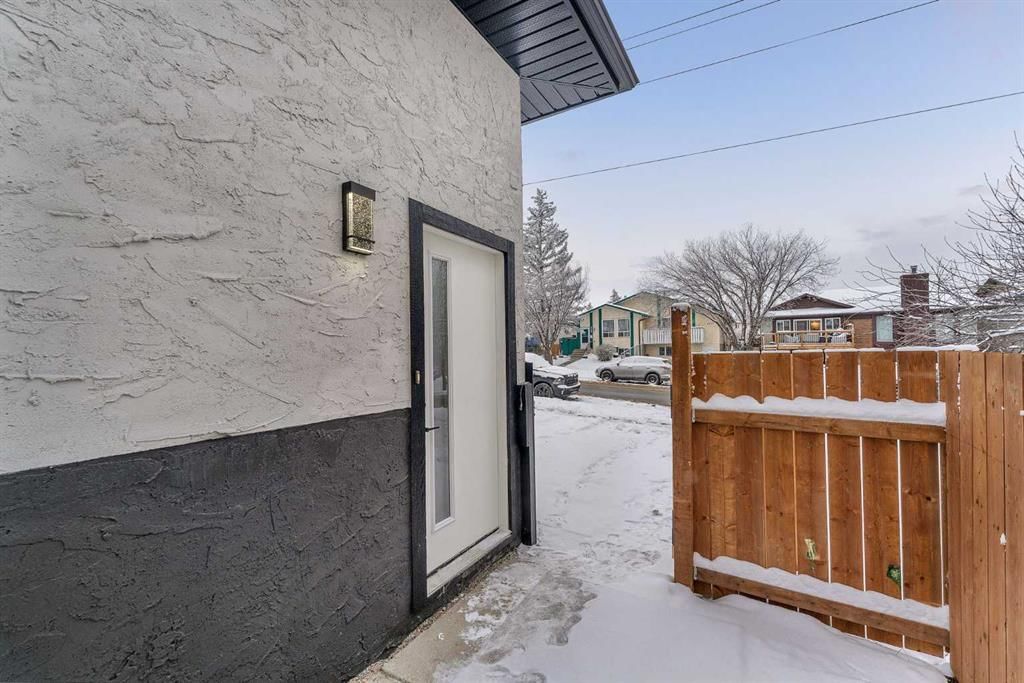 8420 Centre Street NE, Calgary — photo 4 of 37