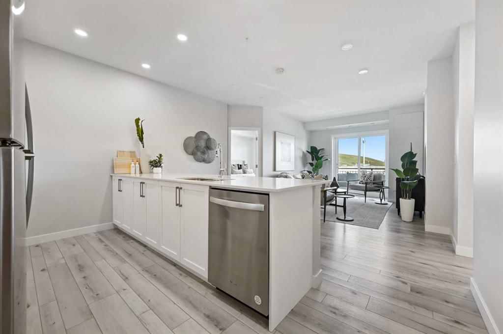 310, 255 Les Jardins Park SE, Calgary — main listing photo