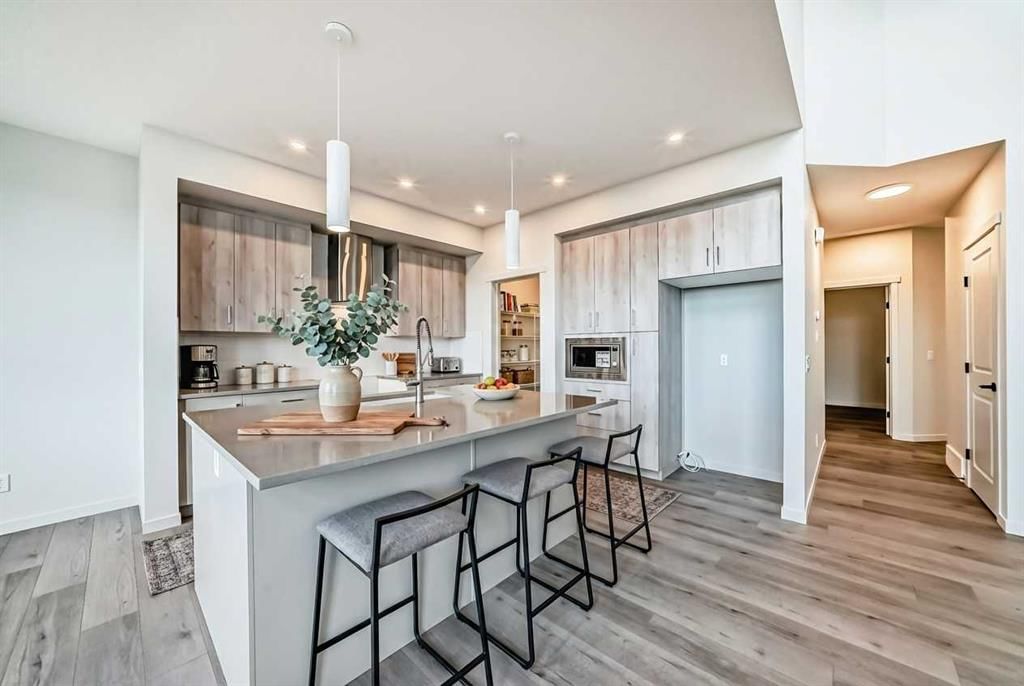 67 Bartlett Crescent SE, Calgary — photo 2 of 43