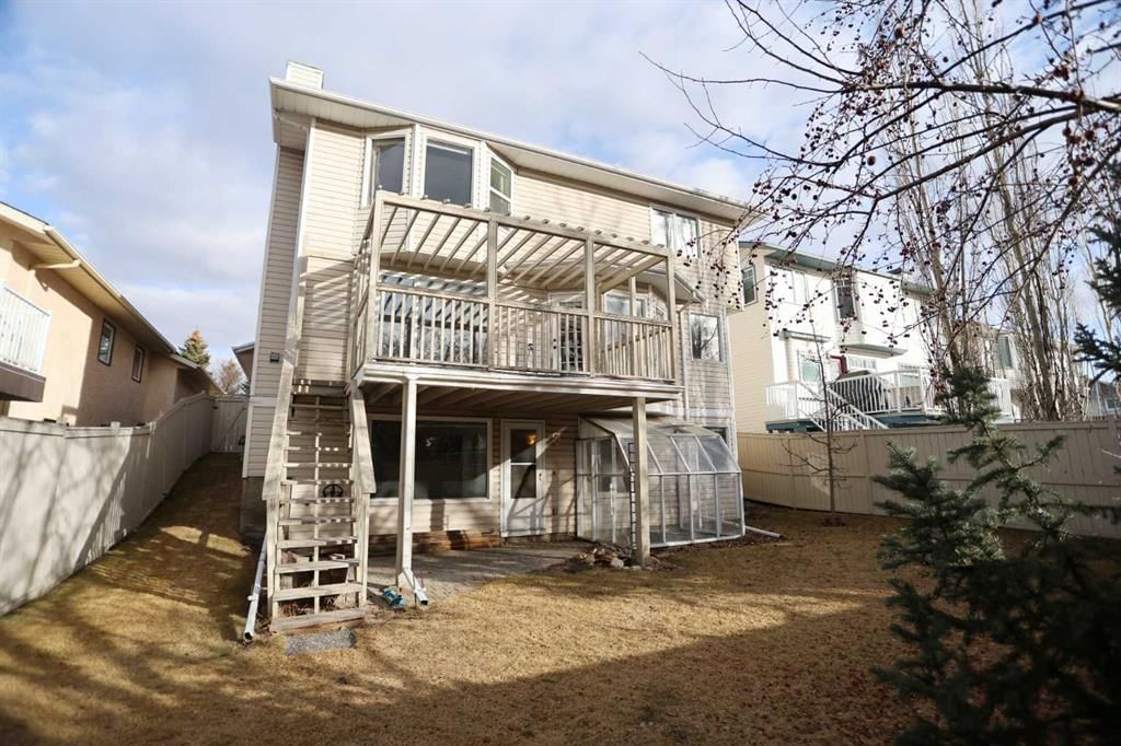 111 Schubert Place NW, Calgary — photo 4 of 43