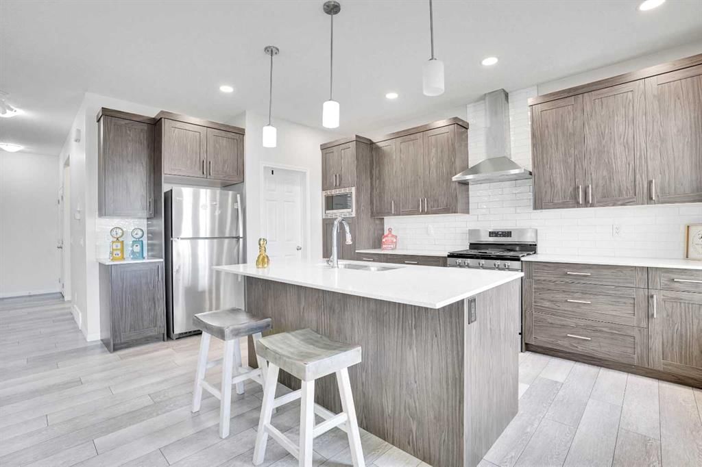155 Savanna Way NE, Calgary — photo 4 of 31