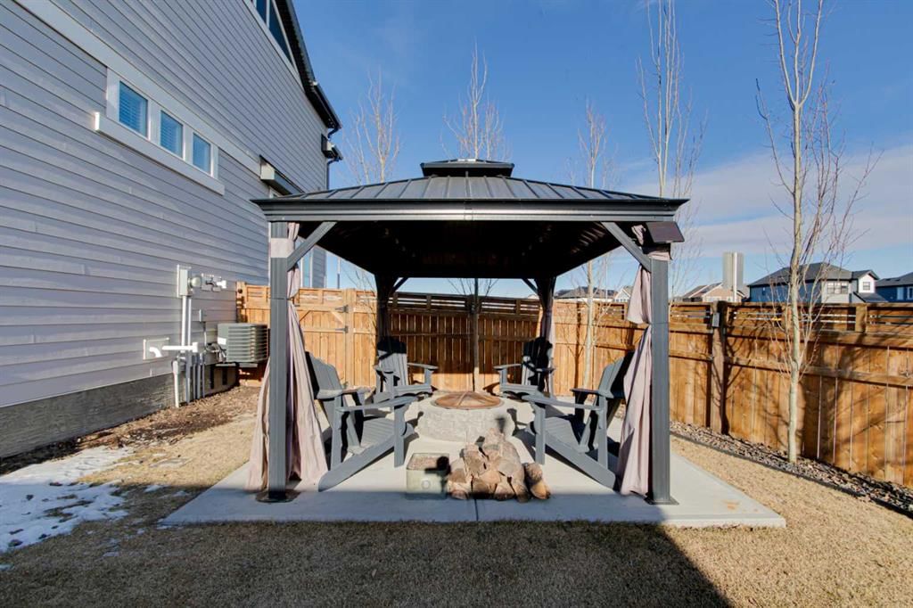 273 Masters Road SE, Calgary — photo 5 of 48