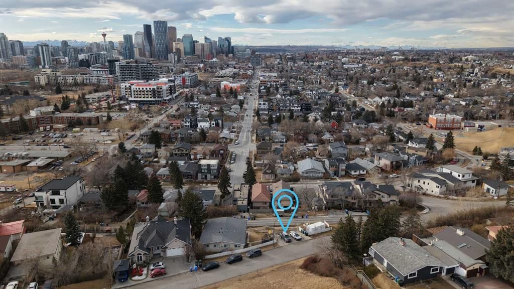 205 Thomson Avenue NE, Calgary — photo 3 of 8