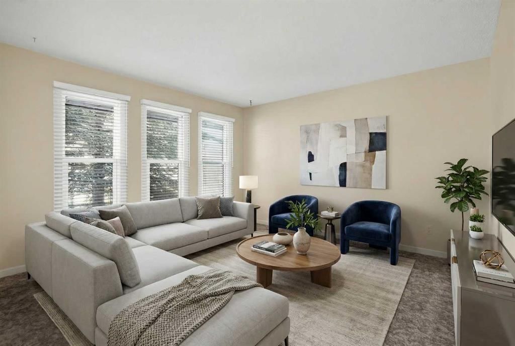 637 Whitewood Road NE, Calgary — photo 2 of 50