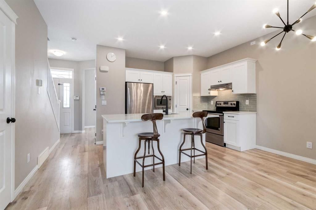 730 Belmont Drive SW, Calgary — photo 4 of 35