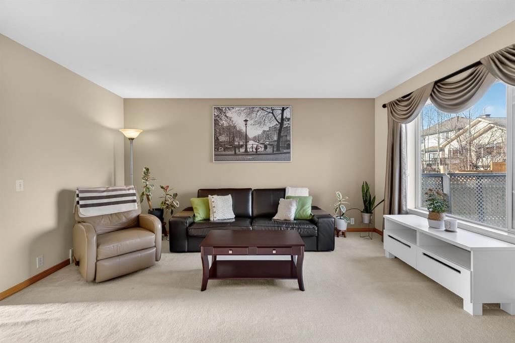 620 Douglas Glen Boulevard SE, Calgary — photo 3 of 27